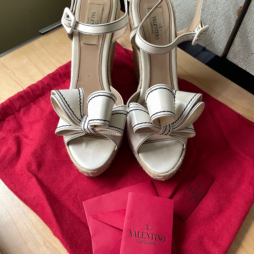 Valentino Garavani Cream Bow Wedges